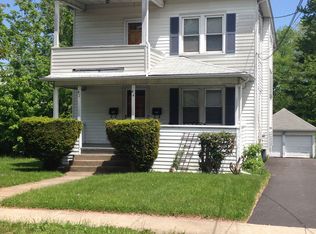 44 Acadia St, West Hartford, CT 06119