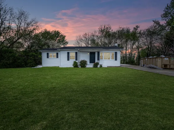 1857 Memorial Dr, Clarksville, TN 37043