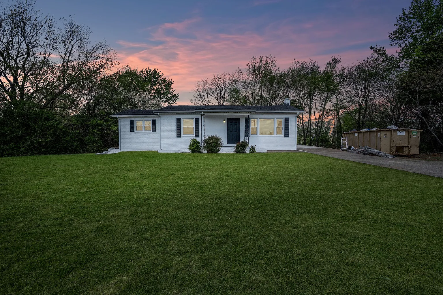 1857 Memorial Dr photo 1