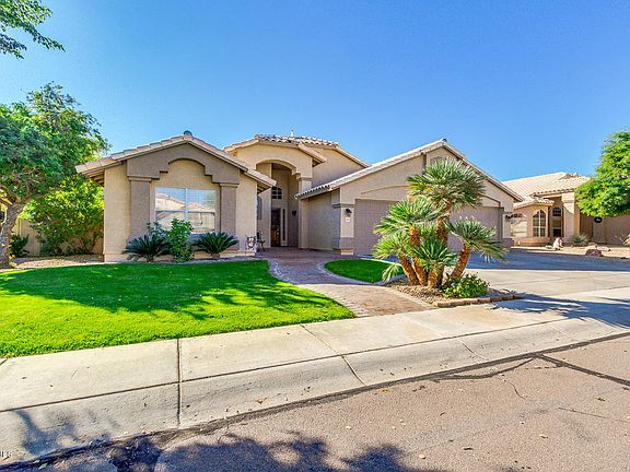 2nd image of 1065 W Larona Ln