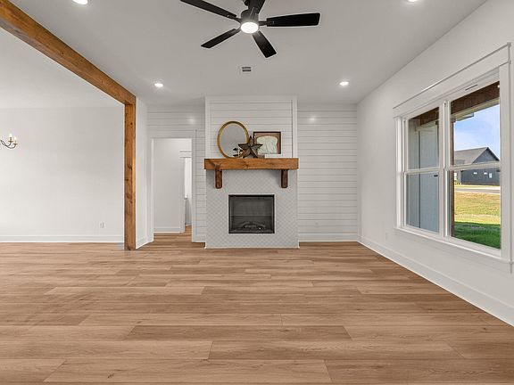 3rd image of 119 Michael Dr