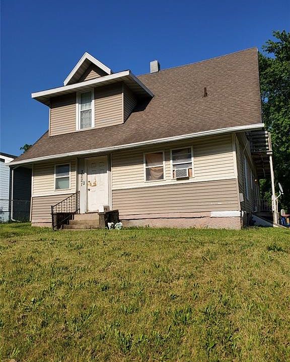2nd image of 3221 2nd Ave