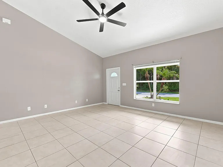 3102 SW Cathedral St — Photo 8