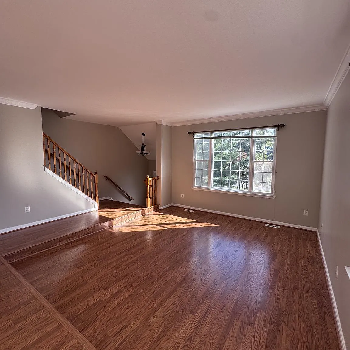 3 bed, 5.0 bath, 1654 sqft, $2,995 — Photo 4