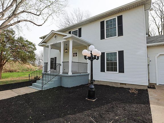 3rd image of 2960 Elliott Rd