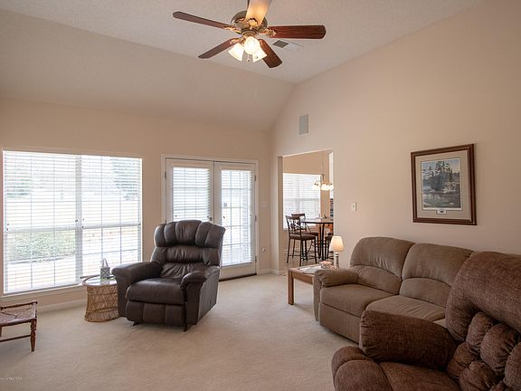 5th image of 3110 Grand Oaks Dr