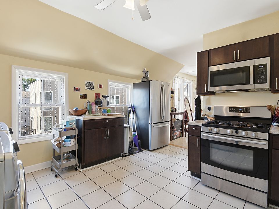 Kitchen - stainless steel appliances