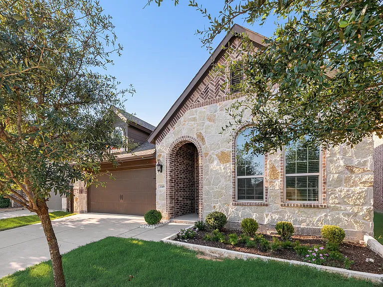3319 Sequoia Ln — Photo 3