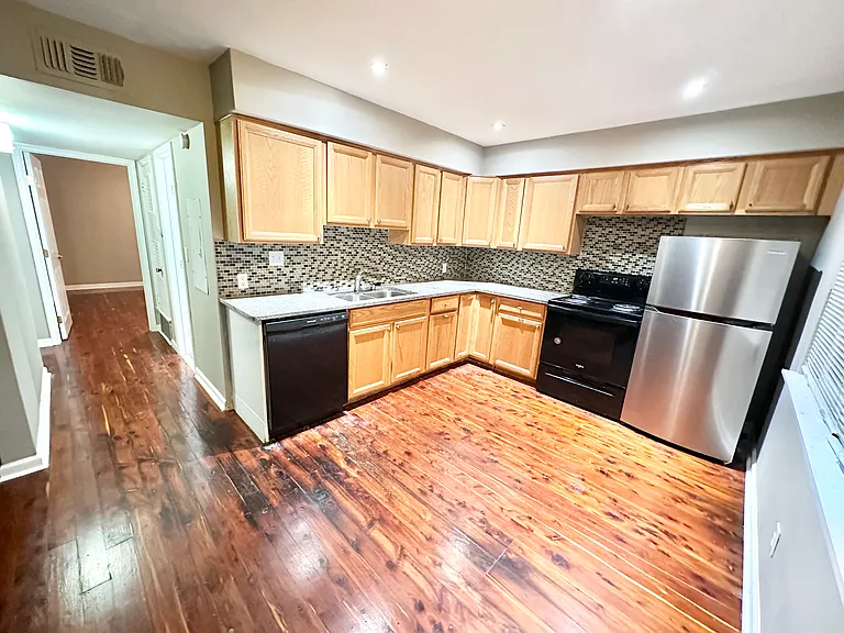 1302 S Quinlan Park Rd #B — Photo 7