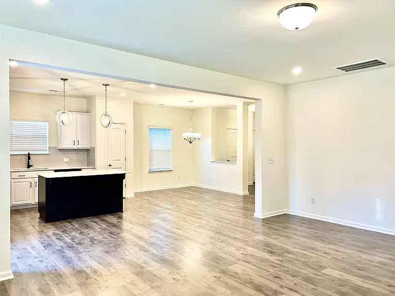 1156 Scotch Meadows Loop — Photo 2