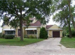 101 Draco Dr E, COSMOS, MN 56228