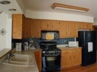 105 W End Ct, Oswego, IL 60543