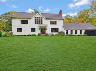 6 Lower Devon Rd, Port Jefferson, NY 11777