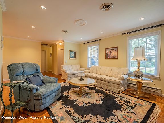 5th image of 20 Dartmouth St #61