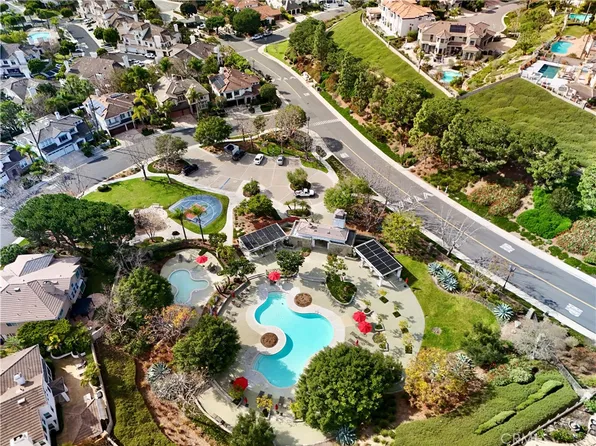 15 Dorchester Grn, Laguna Niguel, CA 92677