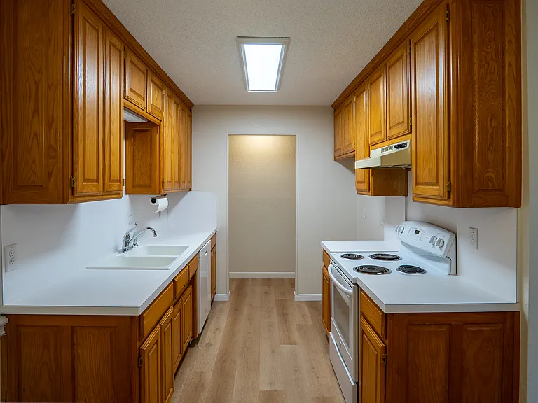 6616 Parkview Ln — Photo 13