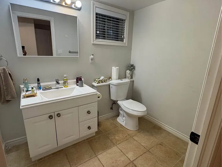 207 Shaftsbury Ave #BASMENT — Photo 10