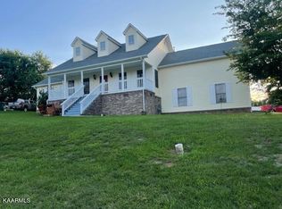1767 Meadow Ridge Cir, Sevierville, TN 37862