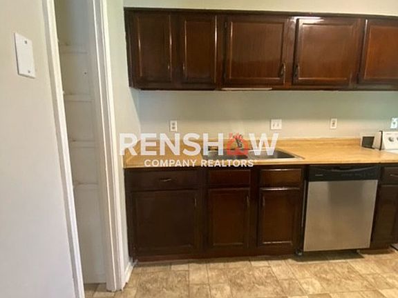 5th image of 3976 Twin Lakes Dr