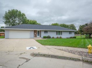 122 Parkside Dr, Algona, IA 50511