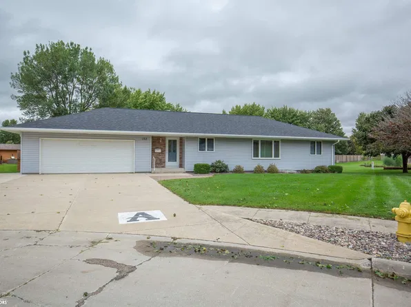 122 Parkside Dr, Algona, IA 50511