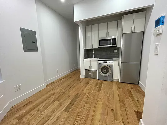 Rented by REAL New York | media 3