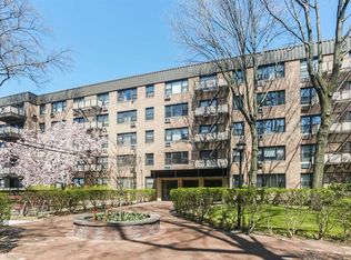 6 Birchwood Ct APT 1G, Mineola, NY 11501