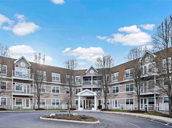 202 Sutton Drive #202, Mount Kisco, NY 10549