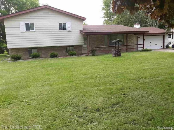 10455 Leann Dr, Clio, MI 48420