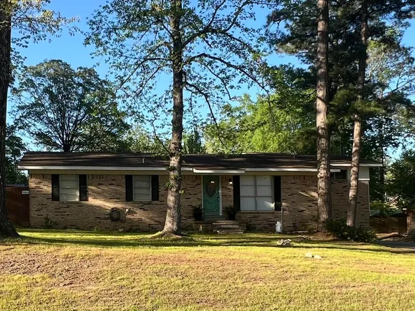 505 E Pinecrest Dr, Atlanta, TX 75551