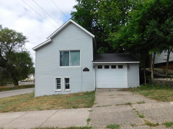 439 Emerald Ave NE, Grand Rapids, MI 49503