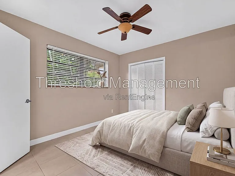19632 NE 12th Pl — Photo 35