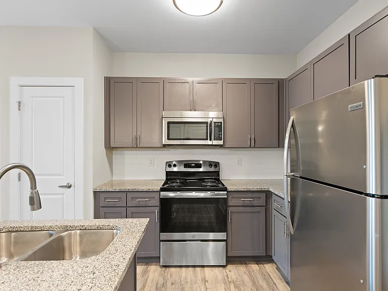 Gateway Apartments — Photo 21
