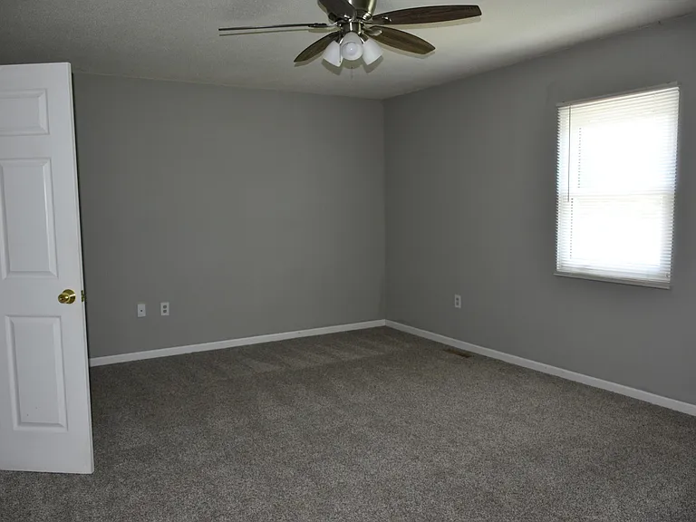714 E Nance Dr — Photo 8