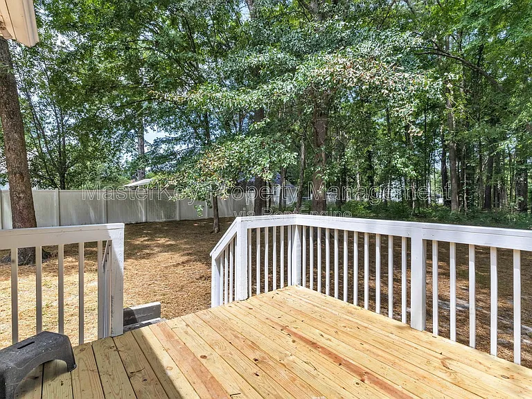 715 Proctor St — Photo 12