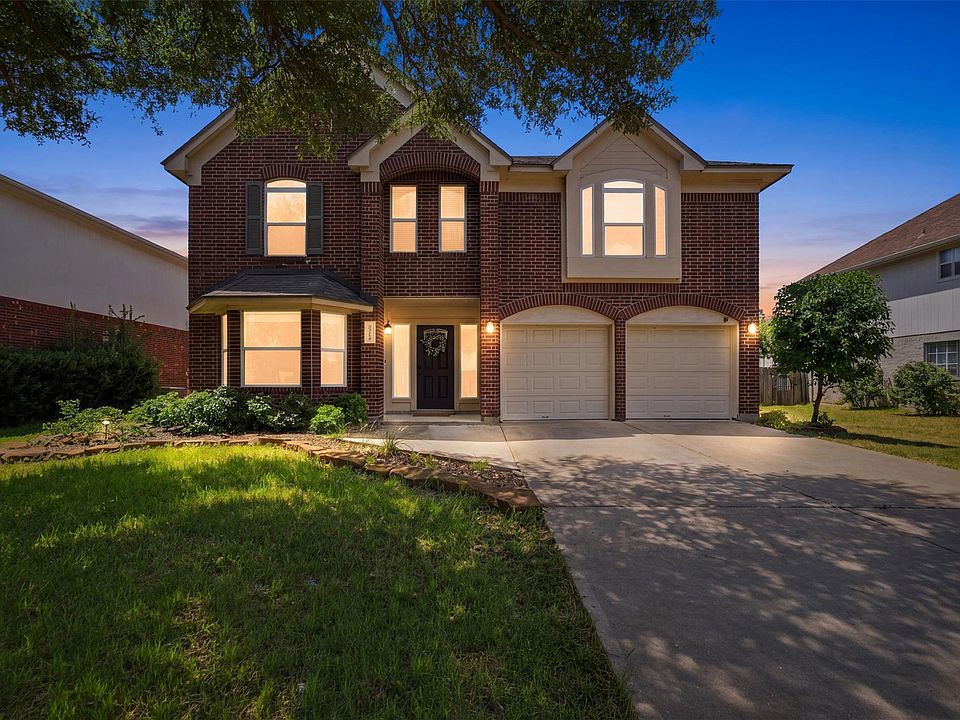 1st image of 2605 Oakwood Glen Dr