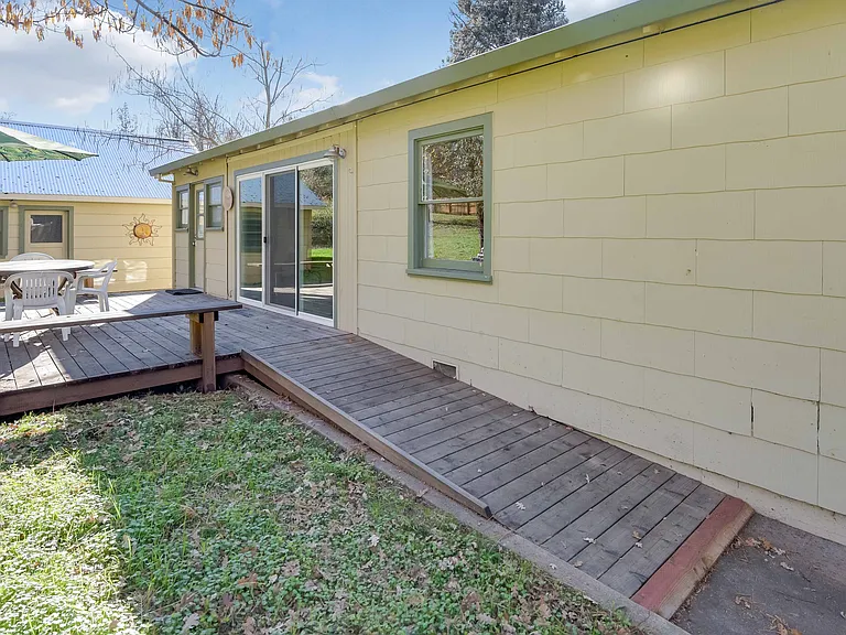 219 Mitchler St — Photo 35