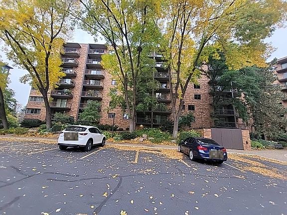 3rd image of 210 W Grant St APT 424