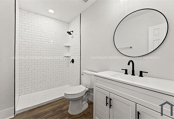 3rd image of 2748 Ernest St
