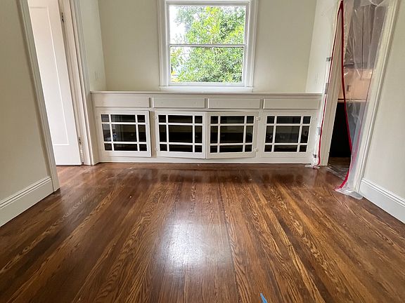 2nd image of 403 E Blithedale Ave