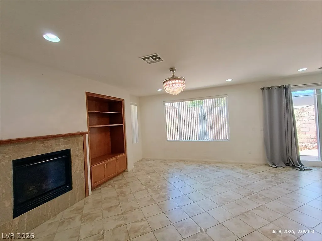 3 bed, 2.5 bath, 1873 sqft, $2,335 — Photo 4