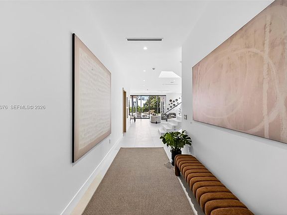 4th image of 609 SW 24th Rd