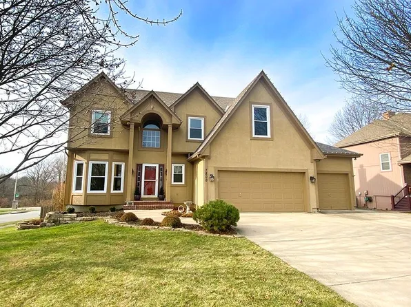 7800 Brook Ct, Kansas City, MO 64139