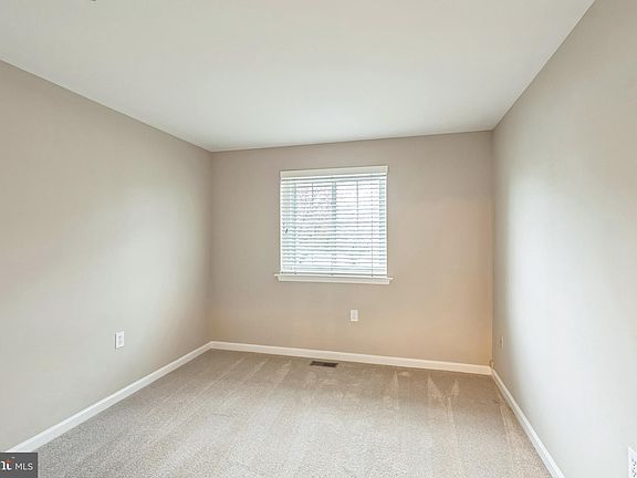 5th image of 404 Paoli Pointe Dr
