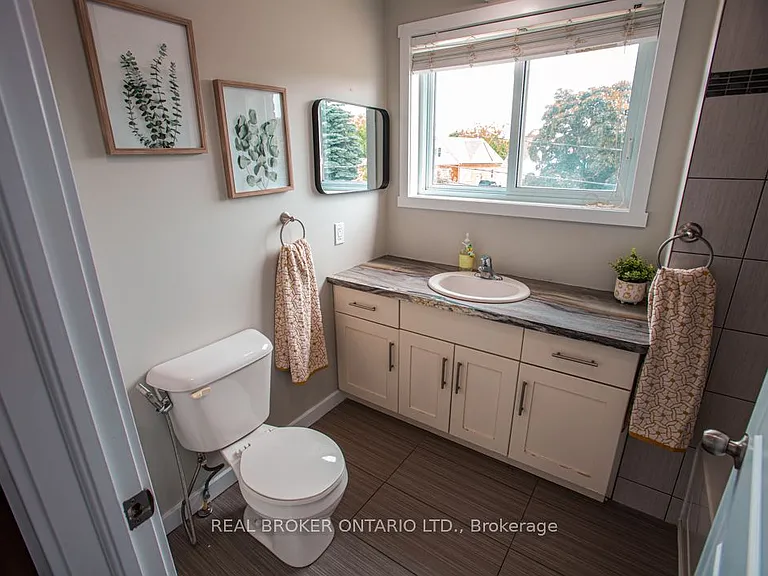 489 East Ave #B — Photo 37