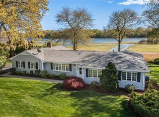 33 Meadowbrook Dr, Barrington, RI 02806