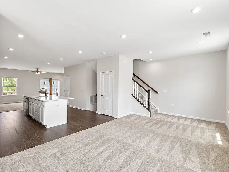 214 Tamworth Crk — Photo 20