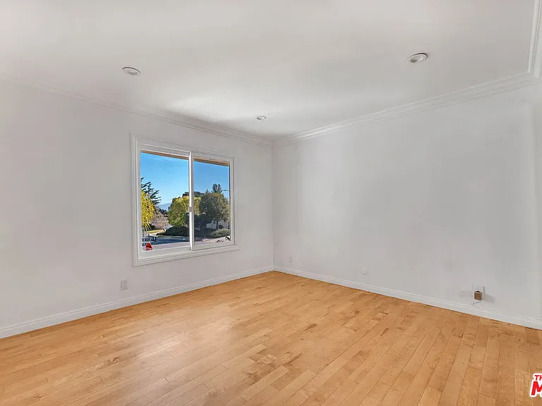 5890 Fairhaven Ave — Photo 9