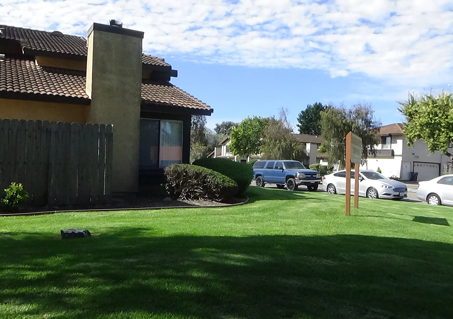 3 bed, 2.5 bath, 1040 sqft, $2,800 — Photo 3