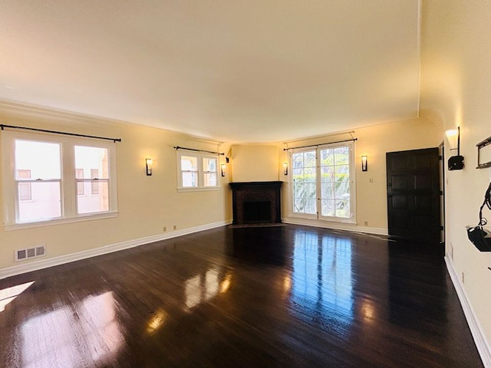 1st image of 1102 S Cochran Ave #1104